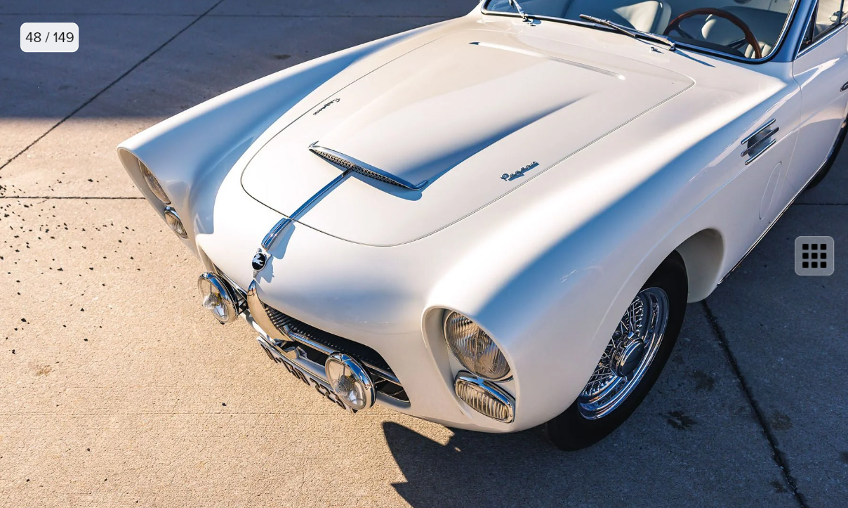 На аукціон виставили дуже рідкісний раритетний спорткар від українського дизанейра: фото